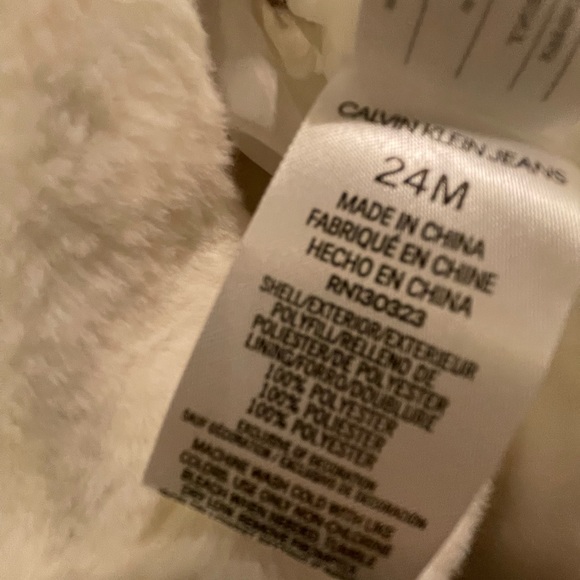 Calvin Klein Jeans Adorable White Faux Vest Girls 24 mo. - Picture 4 of 4